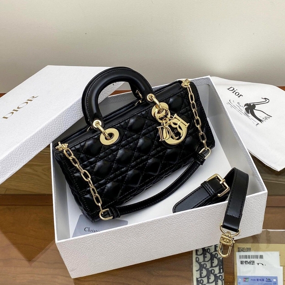 Lady D-Joy Purse - Picture 1 of 4